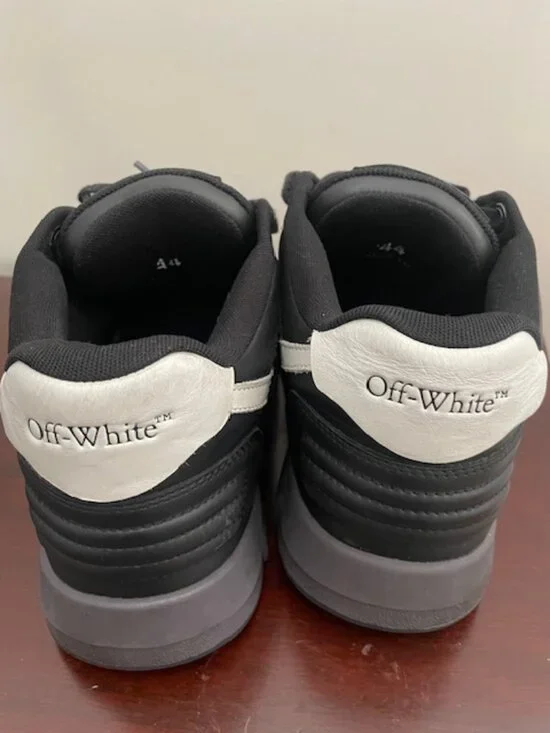 Shoes - Picture 4 of 4